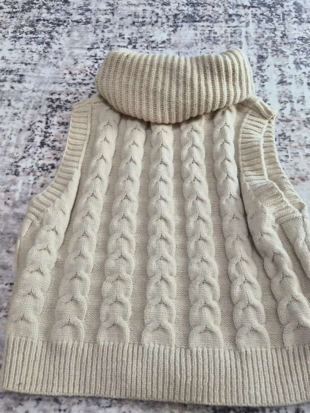 Cider Sleeveless Cable-Knit Turtleneck Sweater Vest - Cream